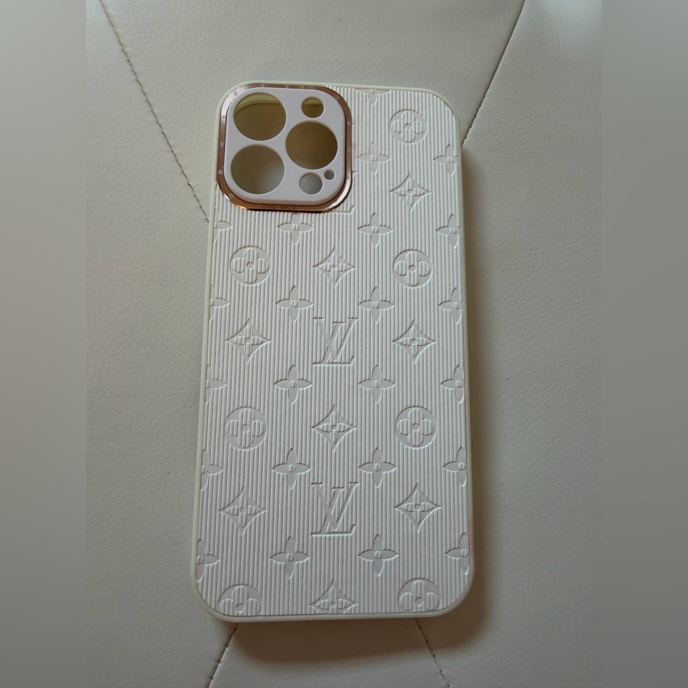 New never used IPhone Max 6.7 inch case